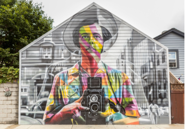 A arte de fotografar pelos olhos de Vivian Maier