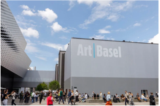 Fachada da feira de arte Art Basel